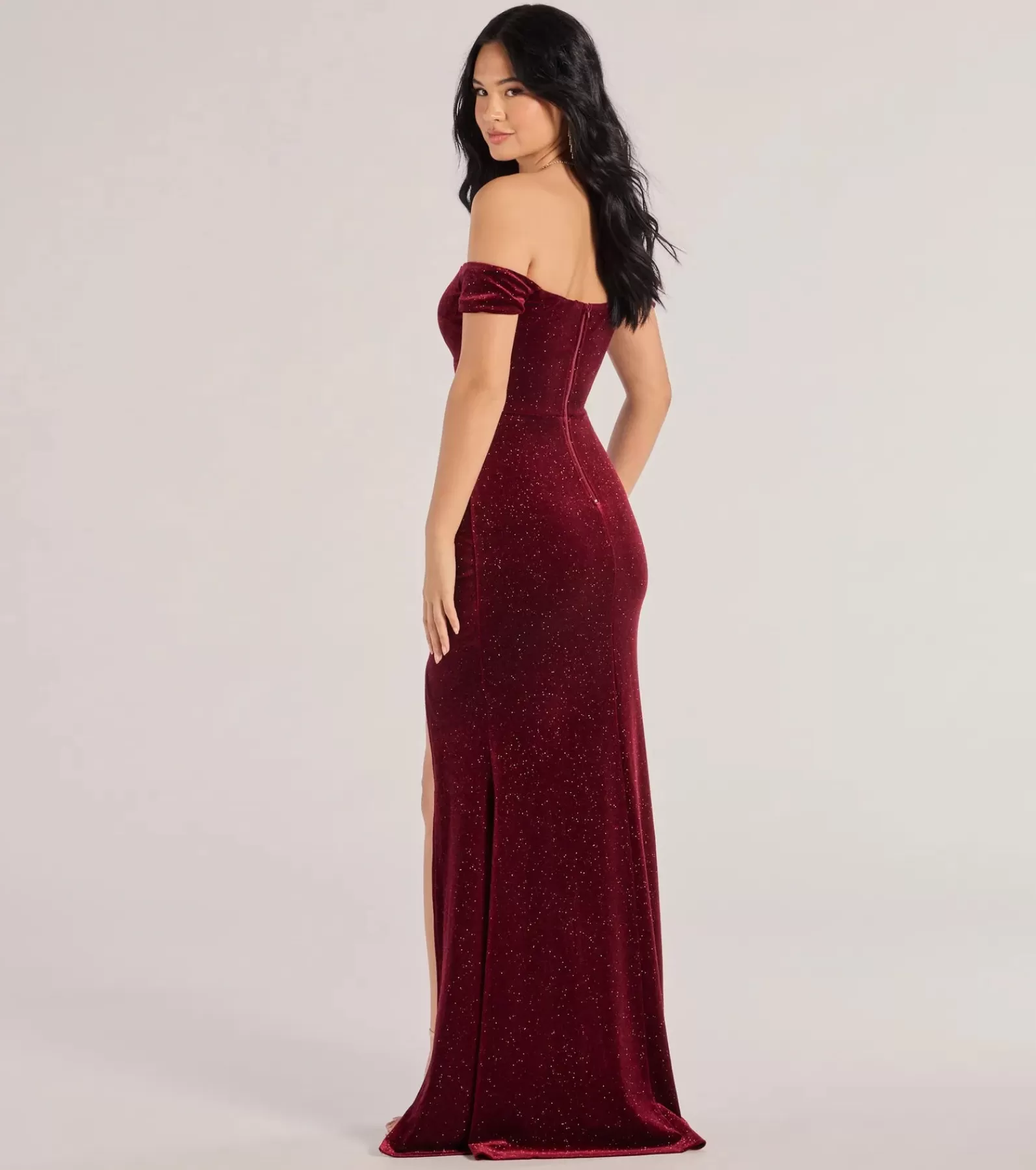 Windsor Glitter Nye Dresses | Wedding Outfits*Alayna Velvet Off-The-Shoulder Mermaid Dress