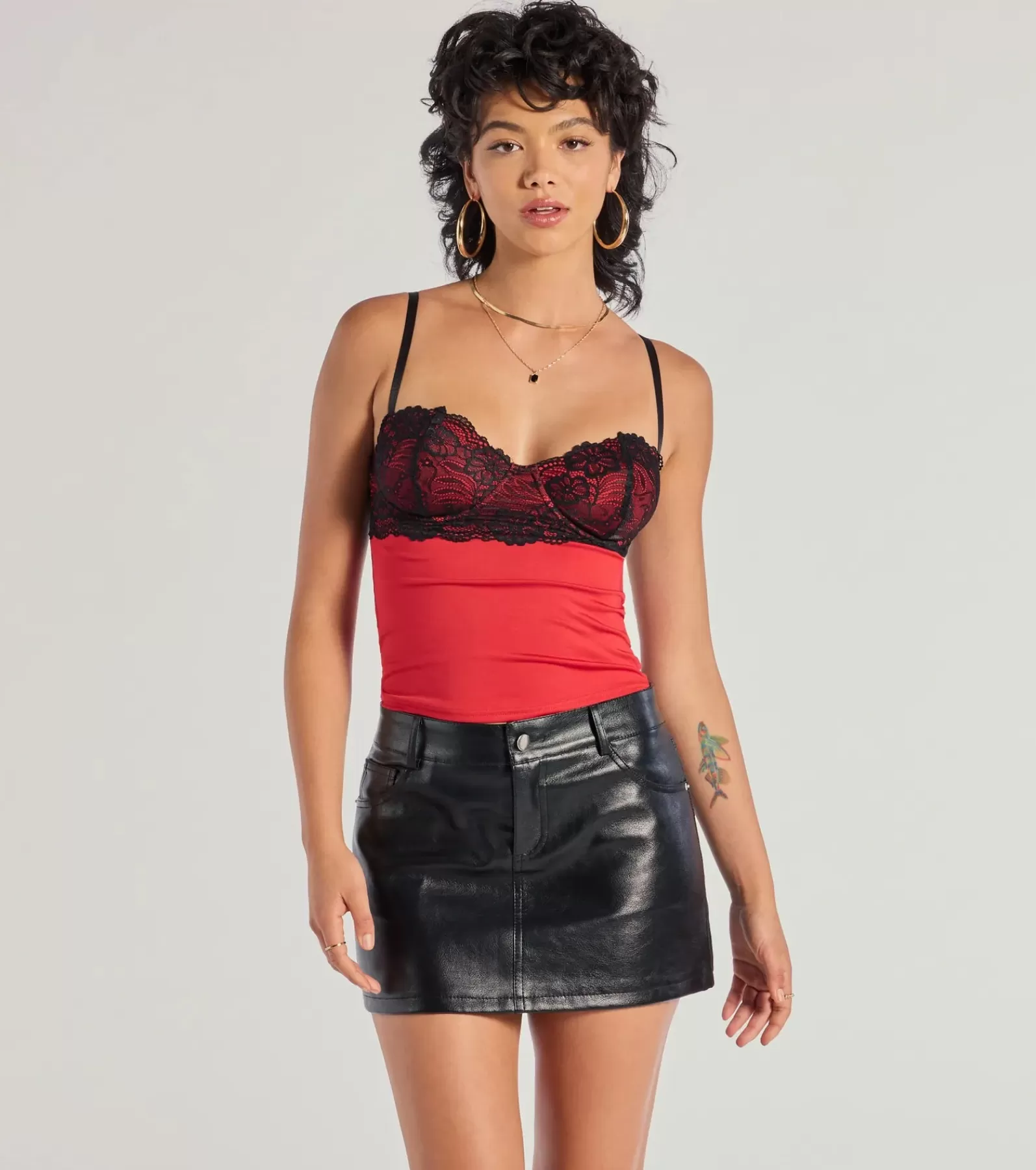 Windsor Going-Out Tops*Alluring Glam Lace Bust Strappy Back Top