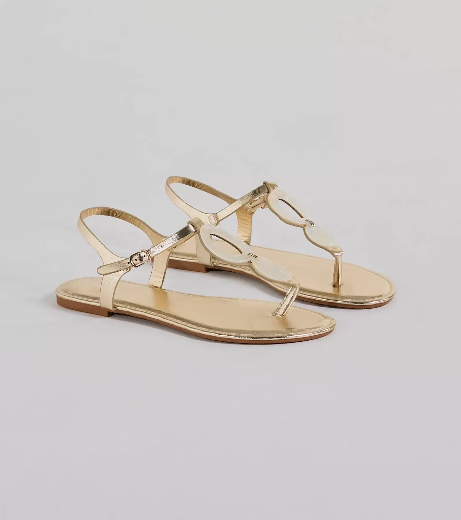 Windsor Sandals | Honeymoon*Beachy-Chic Shell Thong Strap Sandals