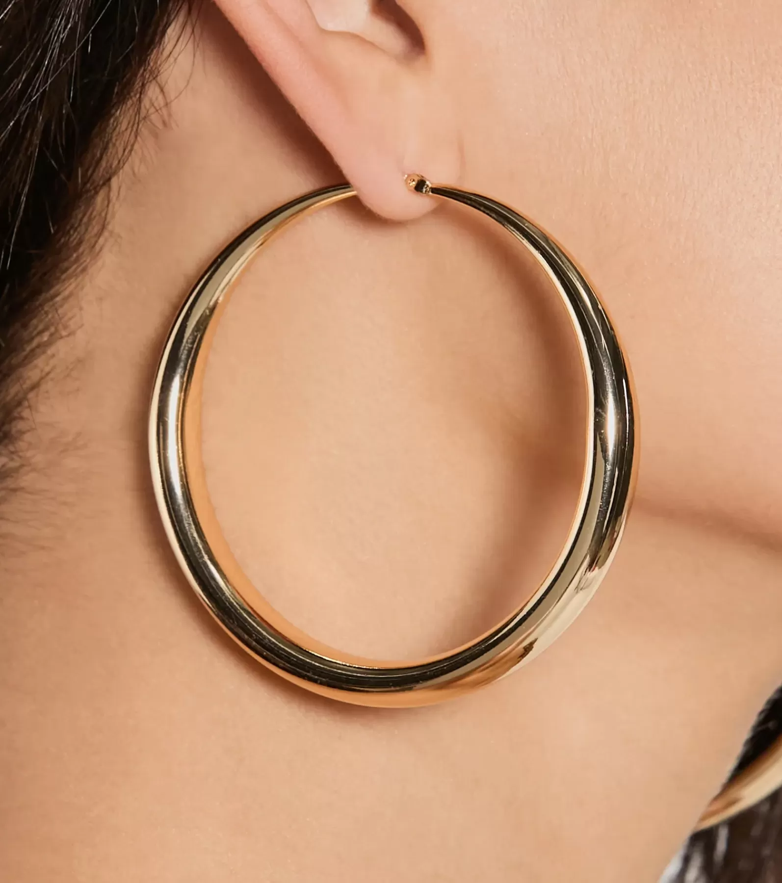 Windsor Earrings*Exceptional Taste Large Hoop Earrings