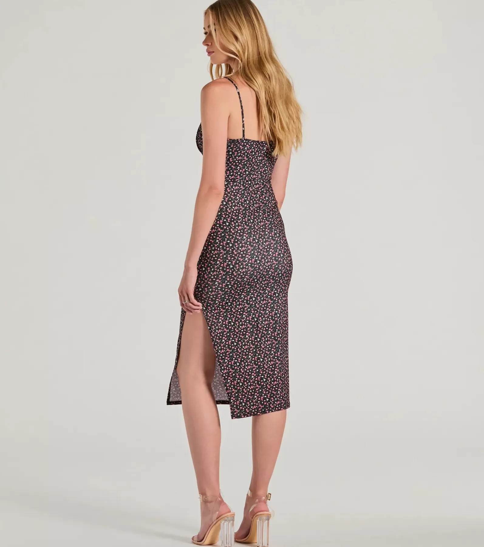 Windsor Country Wedding Guest Dresses | Sundresses*Fit To Bloom Scoop Neck Ditsy Floral Midi Dress
