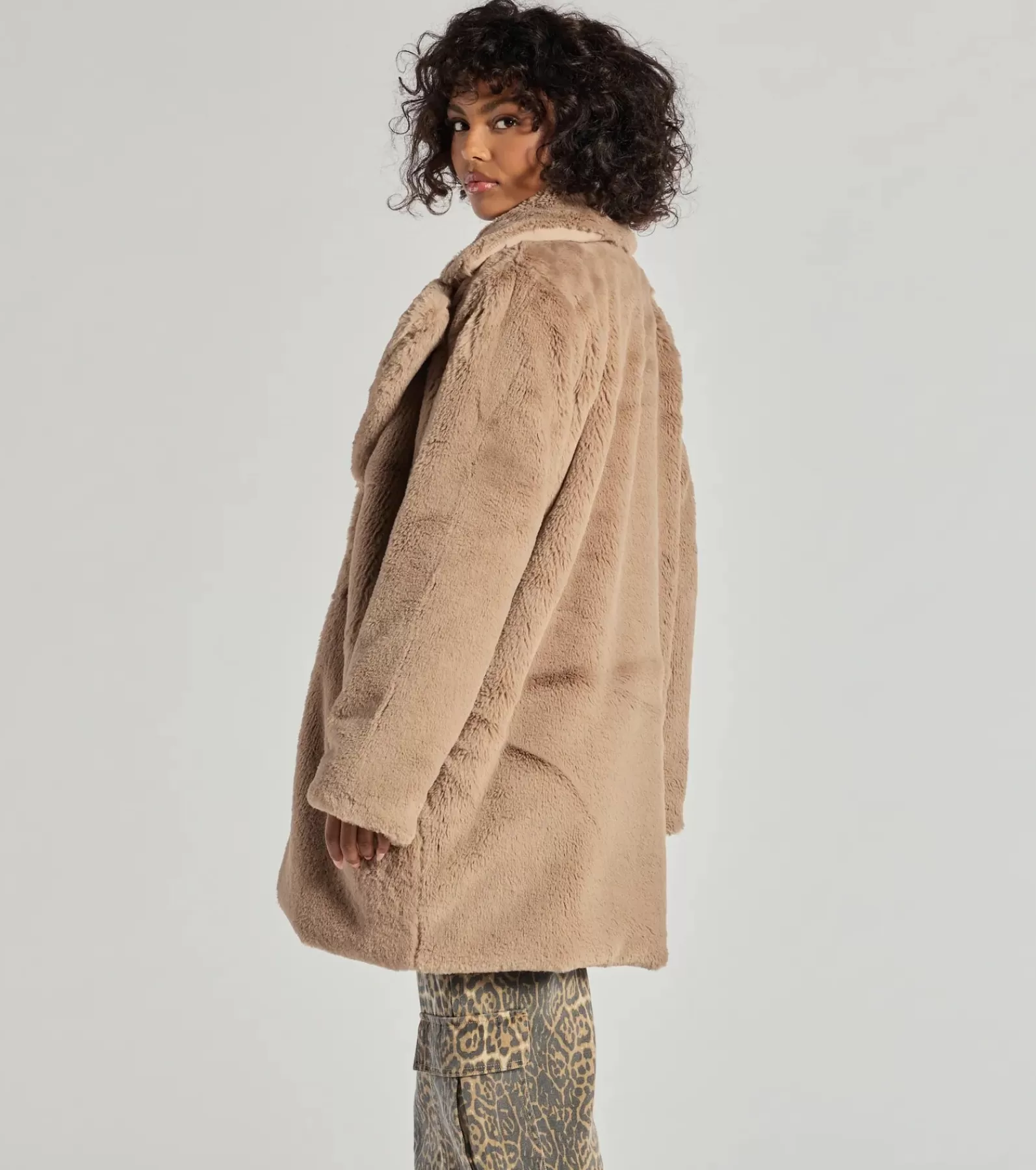 Windsor Coats*Luxe Layer Faux Fur Trench Coat