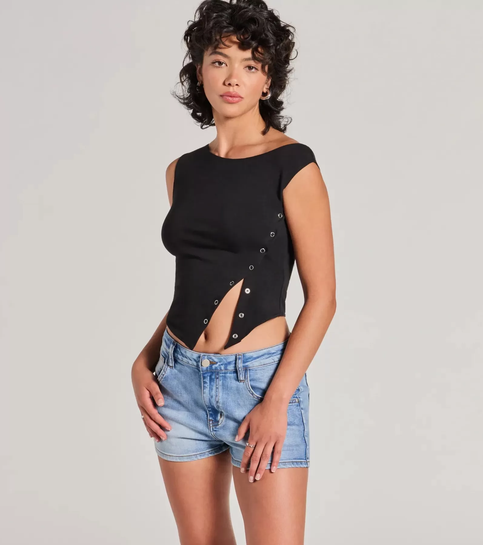 Windsor Off The Shoulder Tops | Crop Tops*Minimal Aesthetic Off-Shoulder Button Crop Top