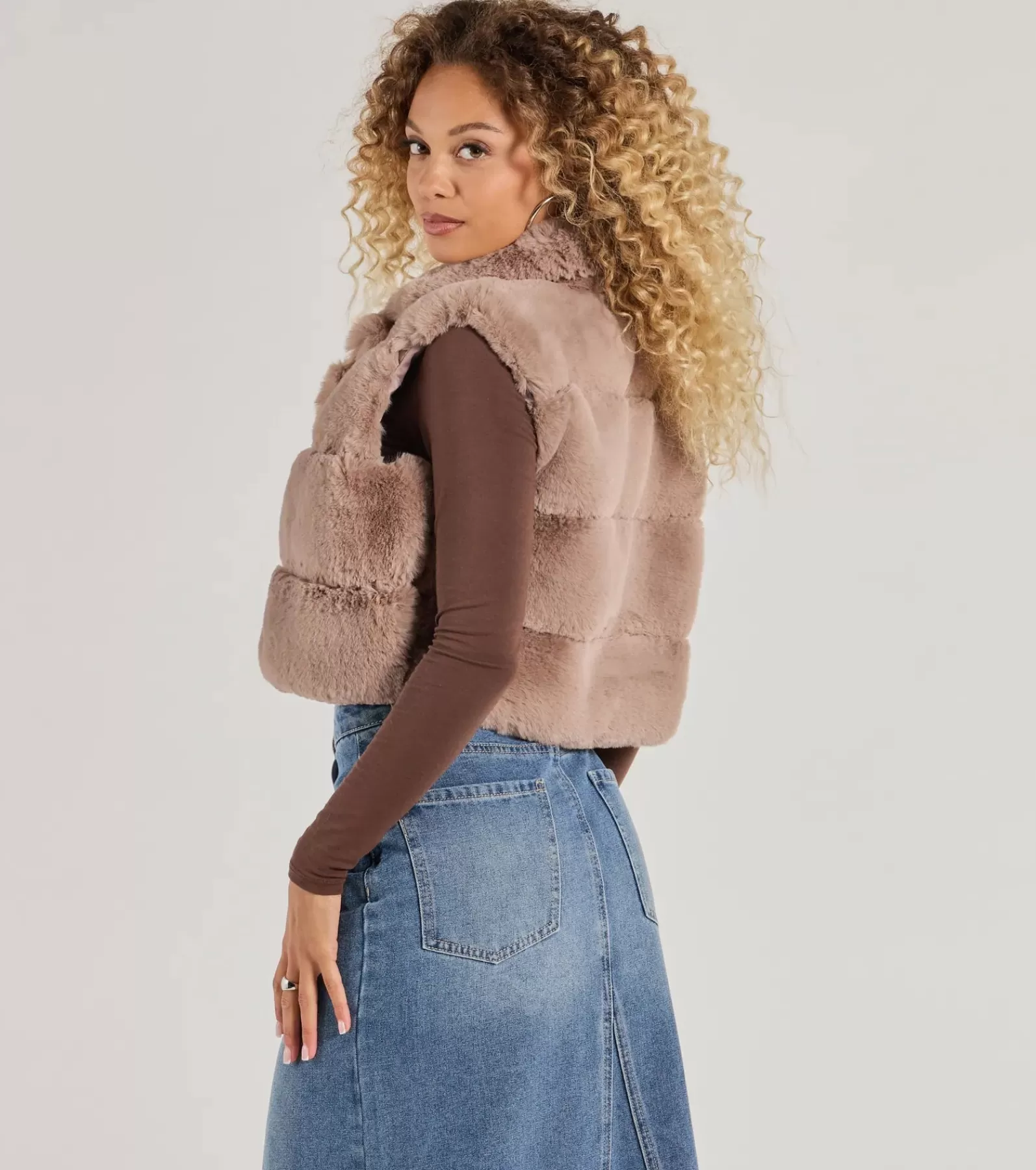 Windsor Coats*Perfectly Luxe Faux Fur Cropped Vest