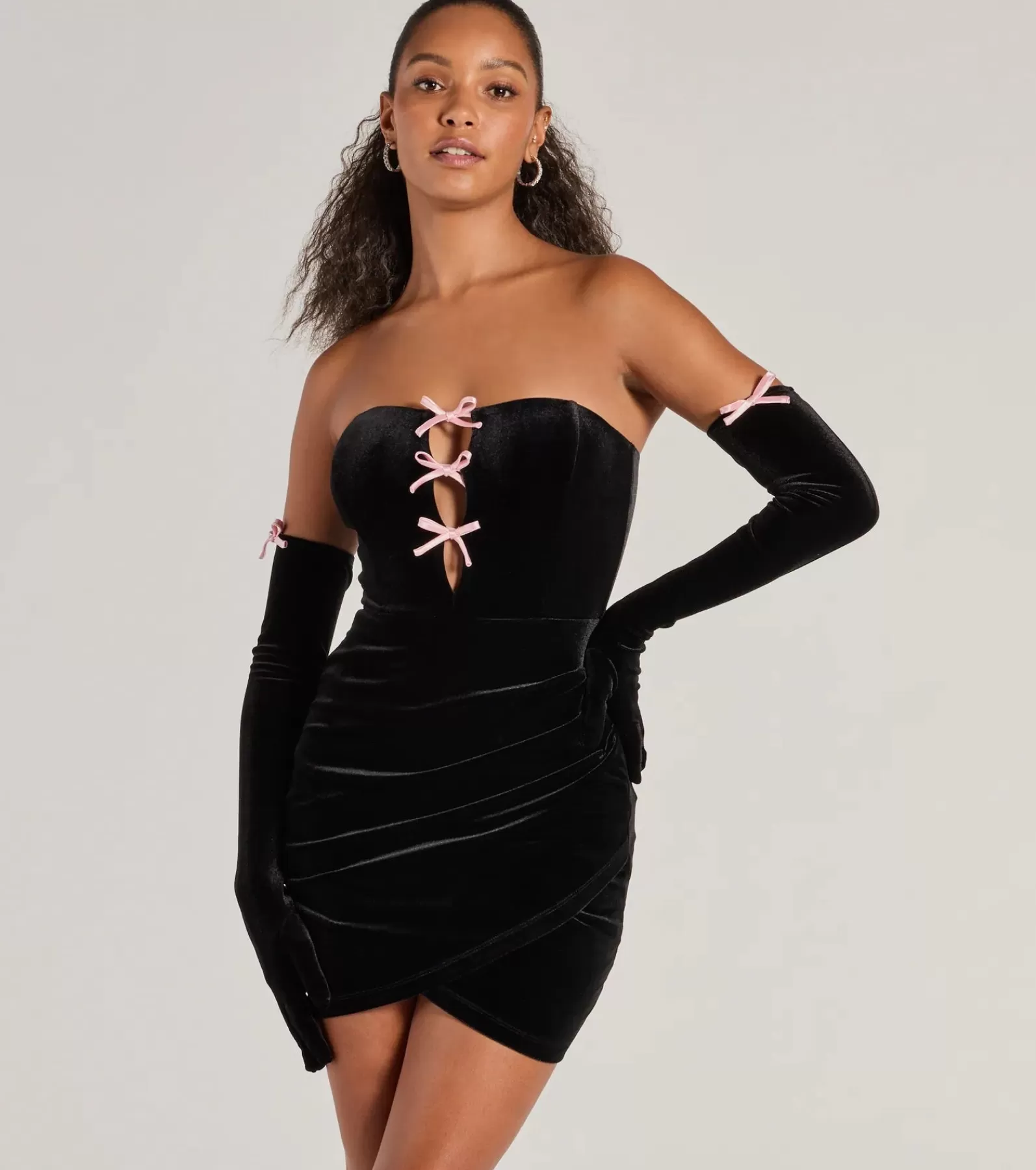 Windsor Velvet Holiday Dresses*Serena Off-The-Shoulder Bow Velvet Dress With Gloves