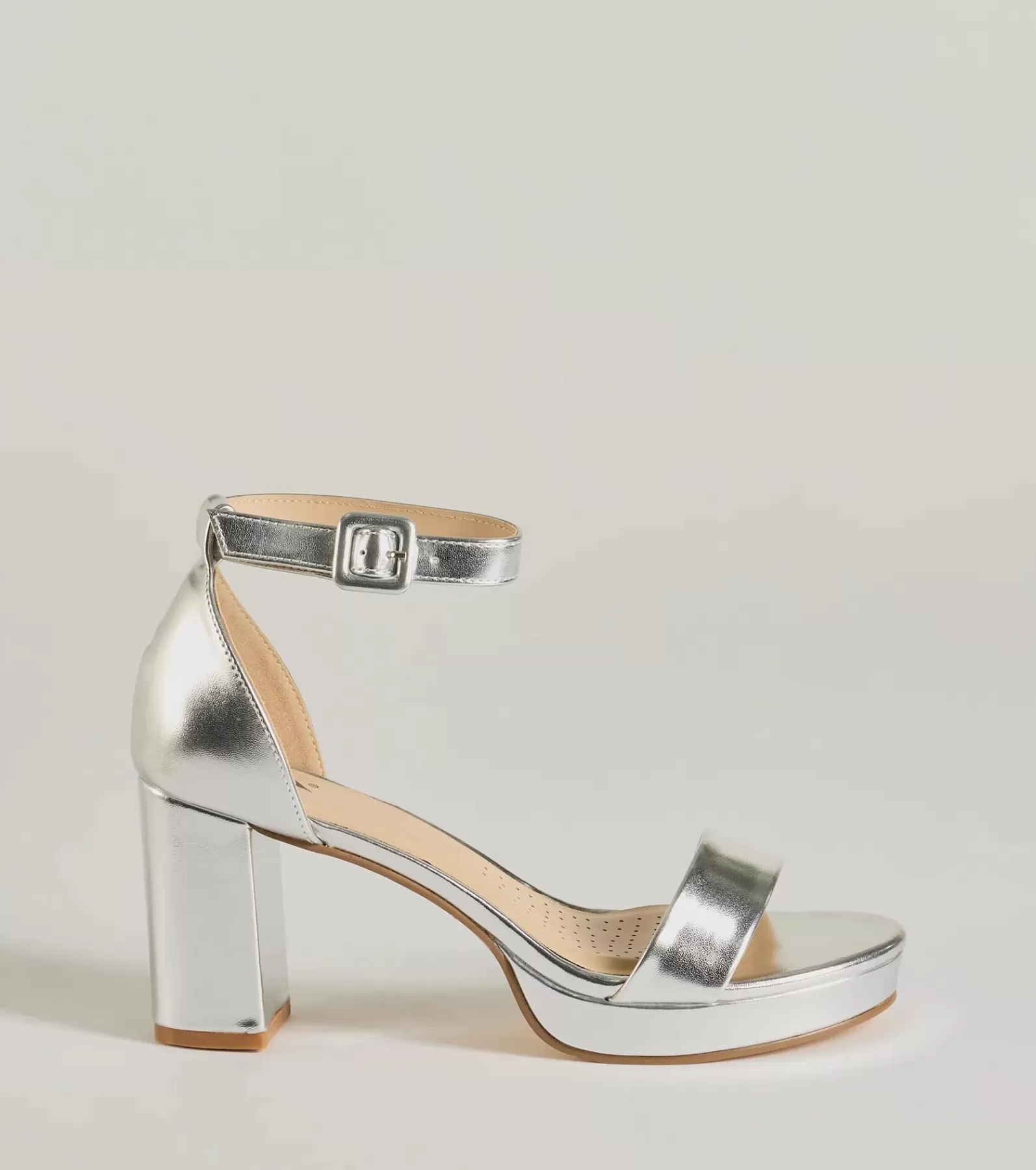 Windsor Nye Outfits | Platform Shoes*Shimmer And Shine Metallic Platform Block Heels