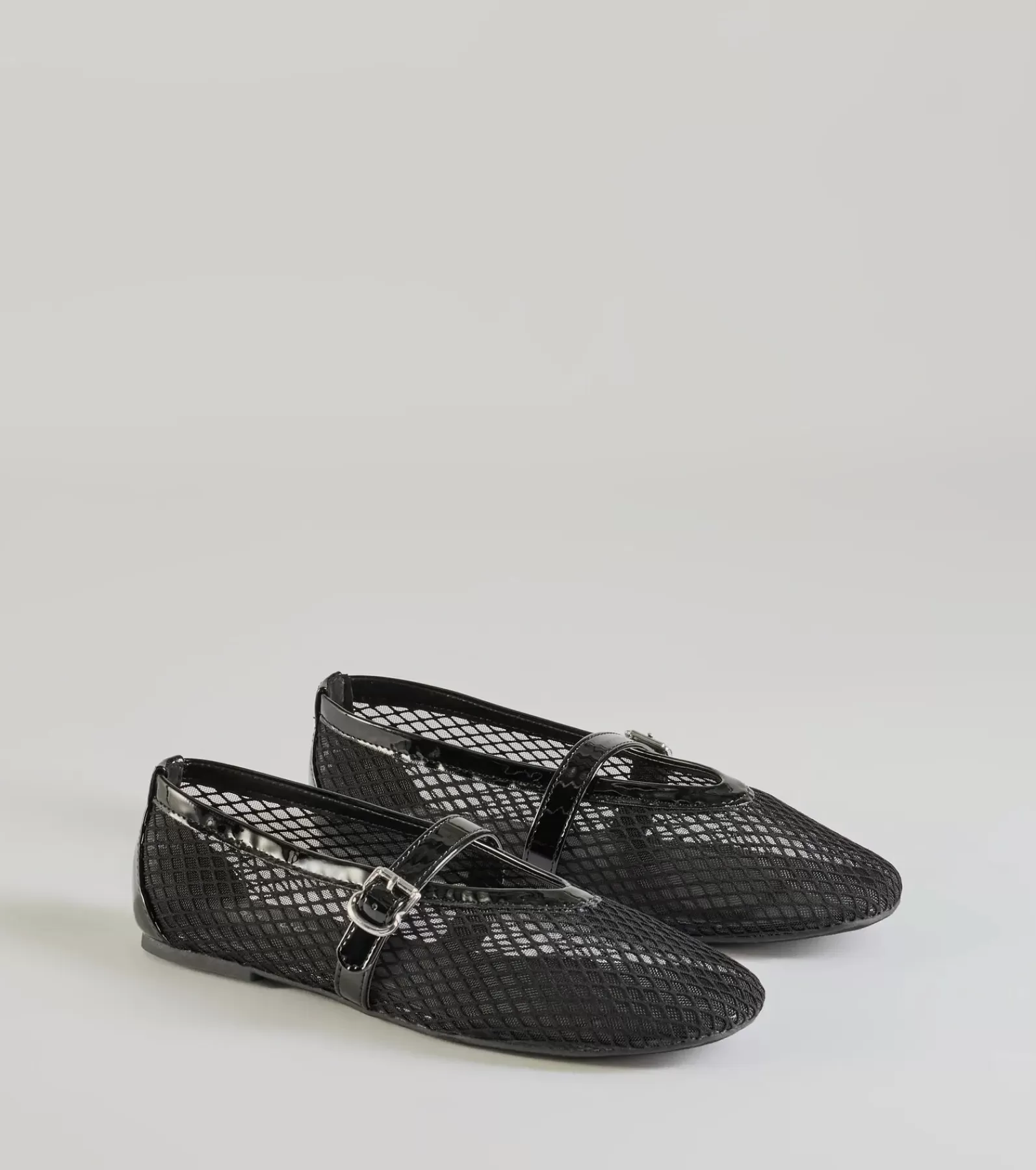 Windsor Flats & Sneakers*Stylish It-Girl Fishnet Ballet Flats