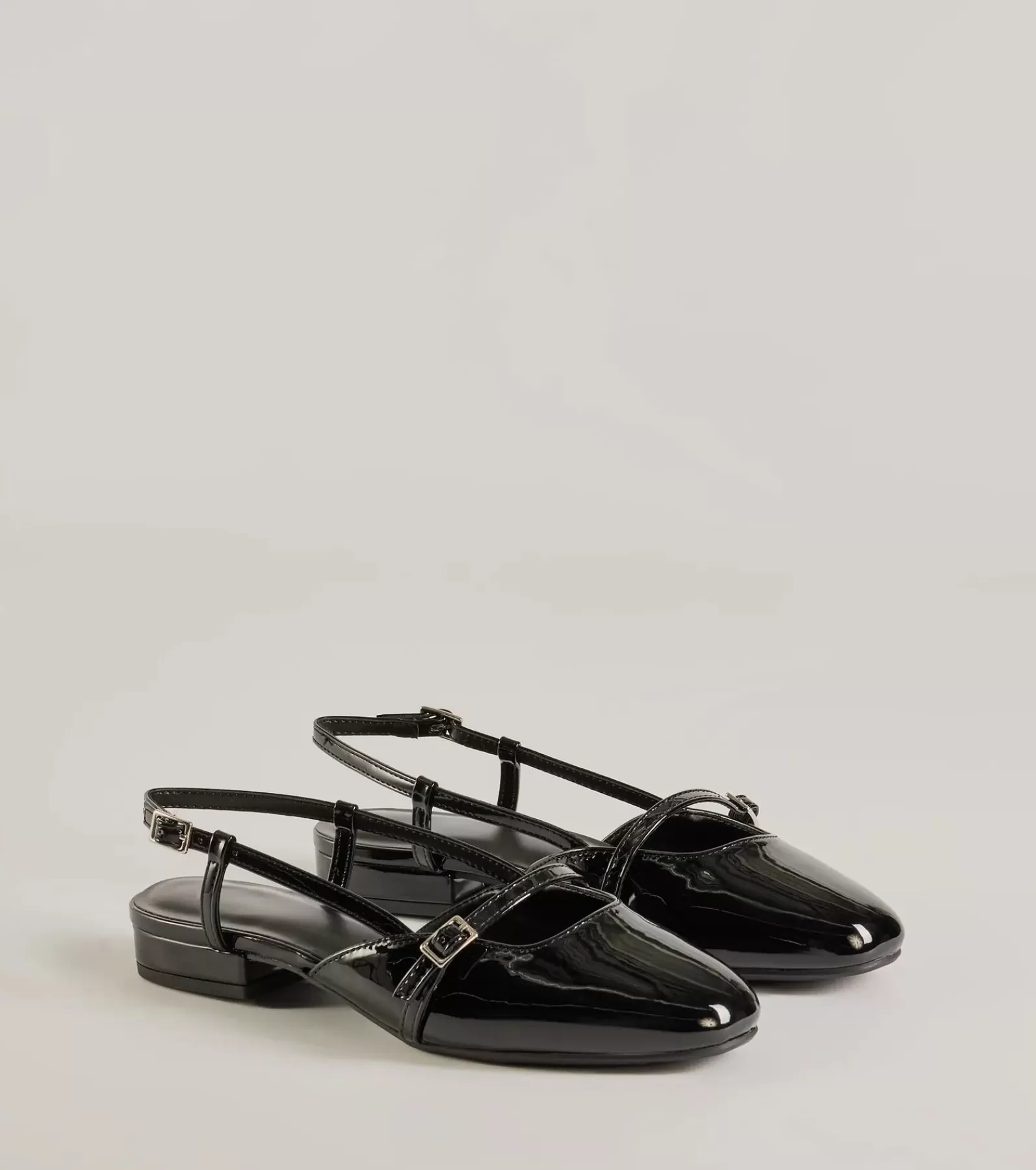 Windsor Flats & Sneakers*The Classic Faux Patent Leather Mary Jane Flats