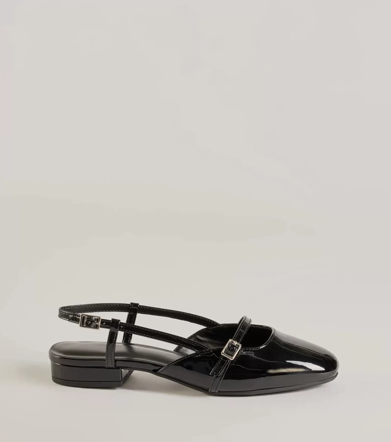 Windsor Flats & Sneakers*The Classic Faux Patent Leather Mary Jane Flats