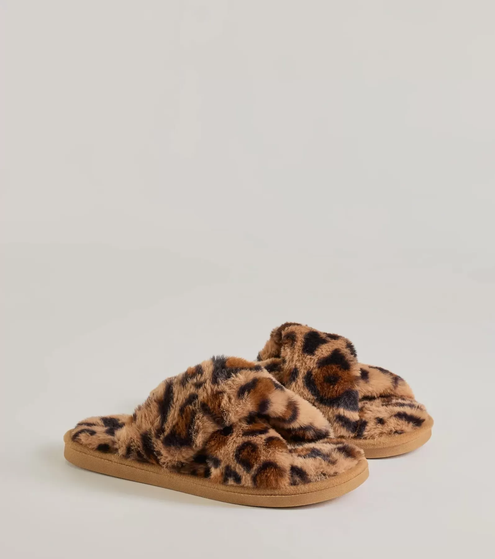 Windsor Flats & Sneakers*Wildly Chic Faux Fur Print Slides